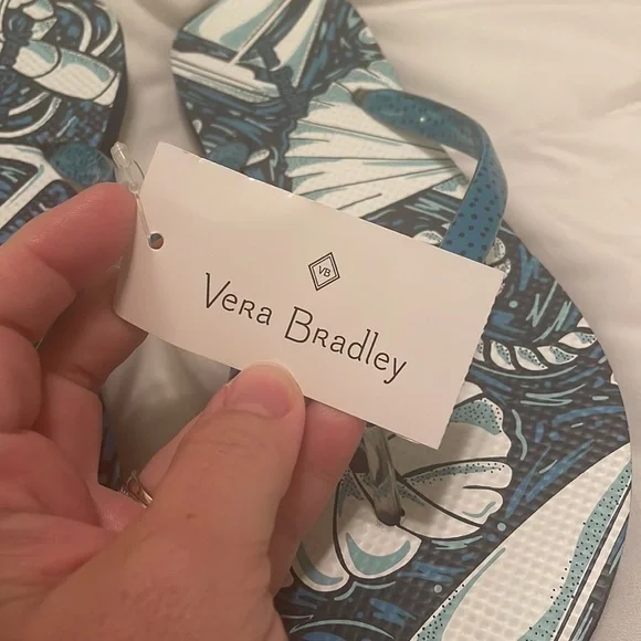 New Vera Bradley Flip Flops Shore Enough Medium size 7-8 - Picture 3 of 4